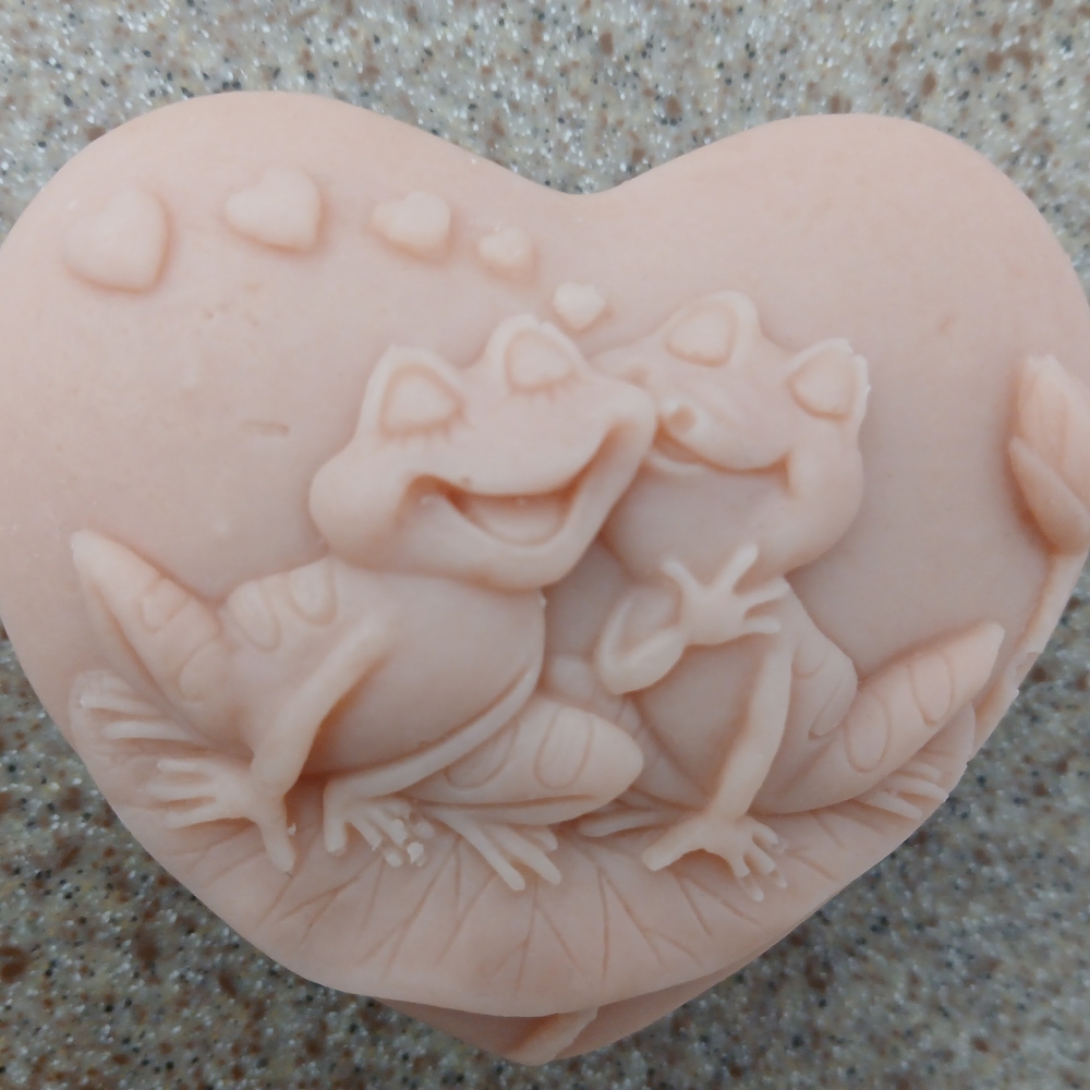 Heart-Shaped Frog Soap - Picture 2 of 5